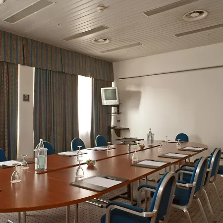 Cavallo Hotel Verona Est Hotell 4*